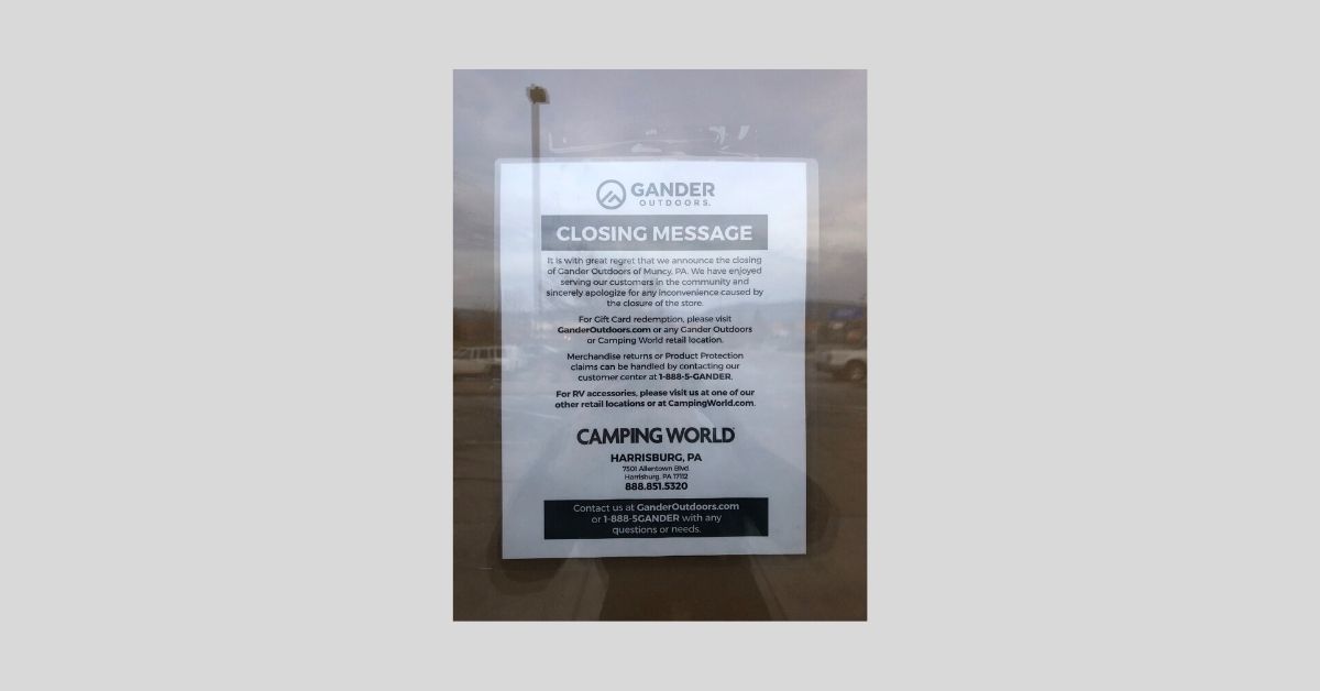 Gander Outdoors store closing sign _ 2019
